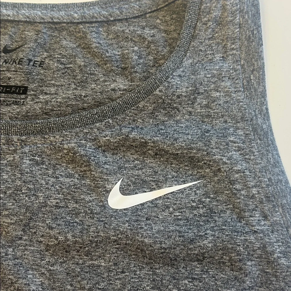 Nike Heather Gray Athletic Tank - Picture 3 of 3